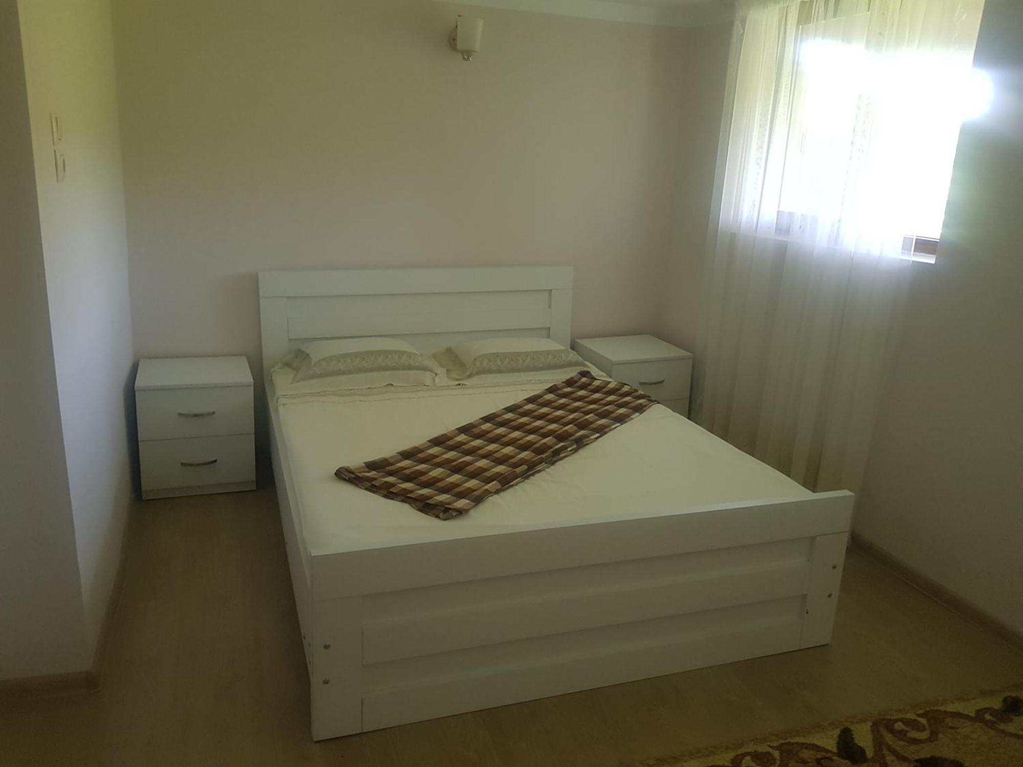 Hotel Shaumiani Кутаїсі Екстер'єр фото
