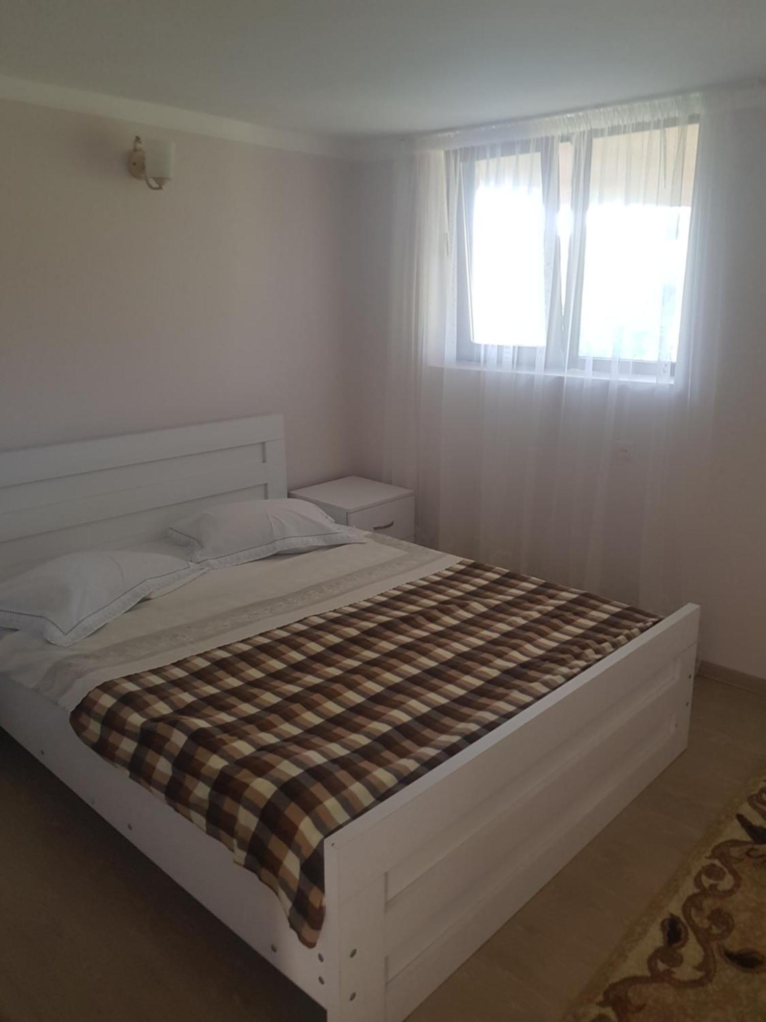 Hotel Shaumiani Кутаїсі Екстер'єр фото